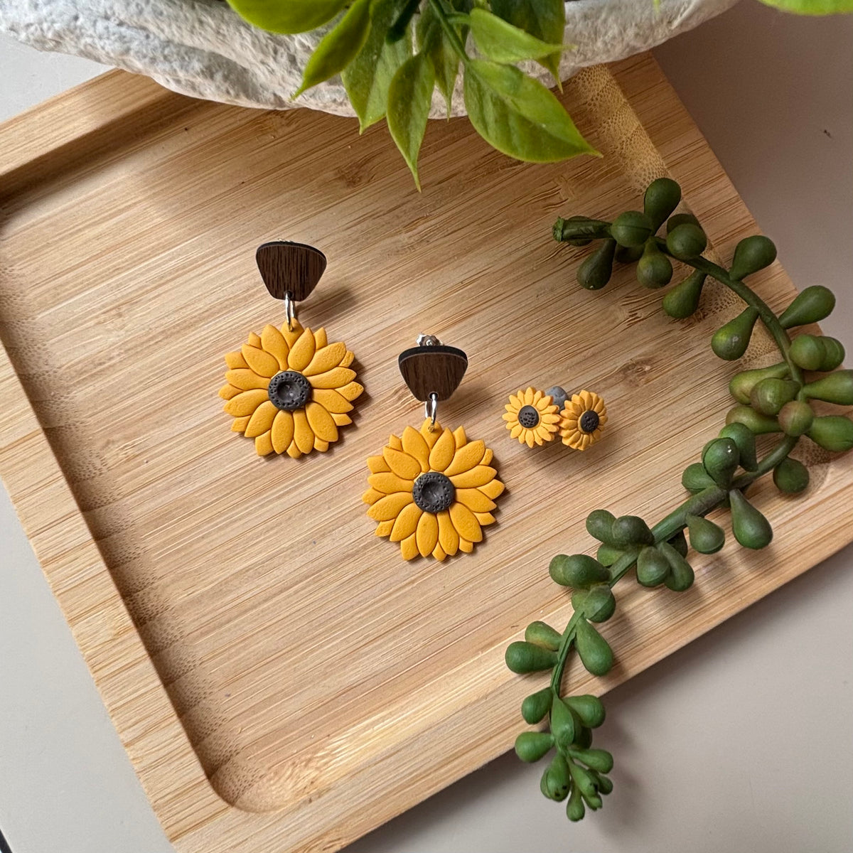 Sunny Days – Sunflower Studs